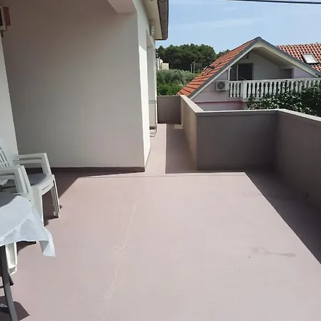 House Nena Гостевой дом Бибинье