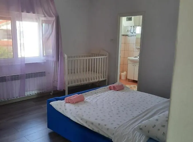 招待所 House Nena 4*